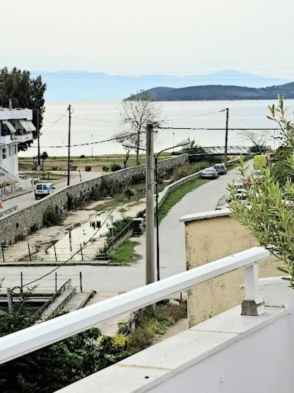 Néa Péramos Ideal Family House מראה חיצוני תמונה